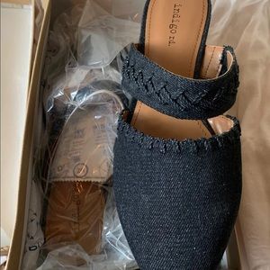 Sandals size 8
